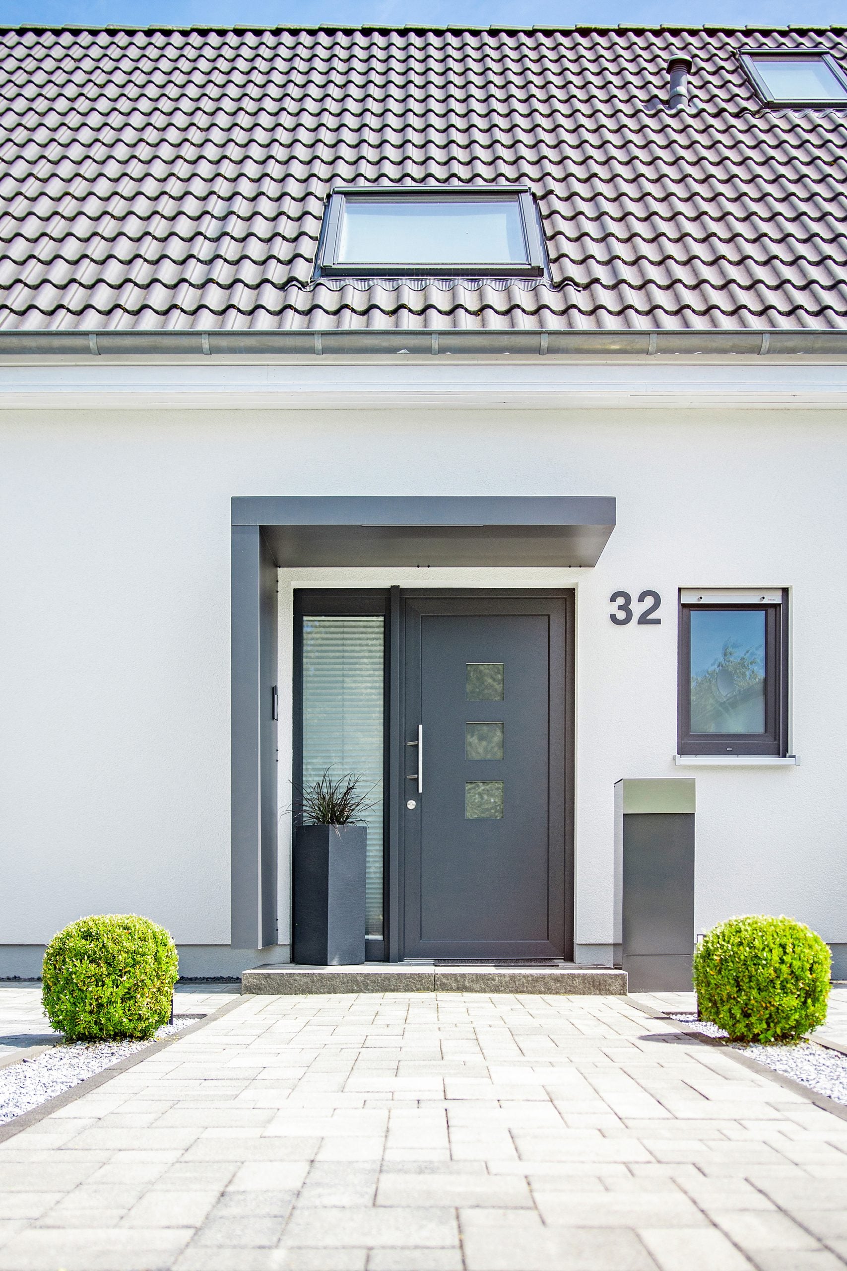 CW Aura - A Modern Door Canopy with Added Side Wall